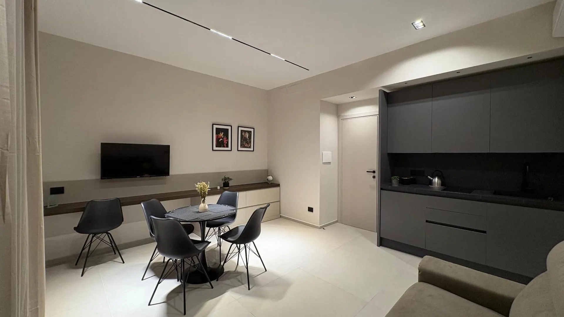 Stay In Naples 3 0*,  İtalya